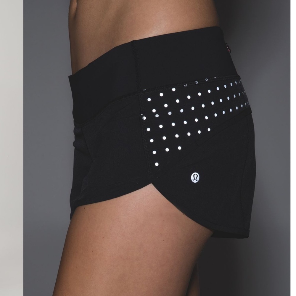 Lululemon Low Rise Speed Short, black with reflective dots - 4